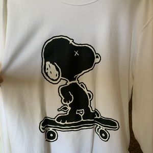 kaws x peanuts crewneck